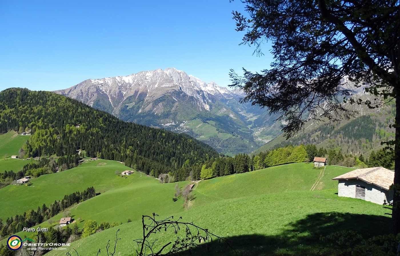 31 Vista su Colle Palazzo.e verso SEcco-Fop...JPG -                                